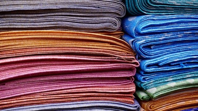 Kıyafetlerden klor lekeleri nasıl temizlenir?